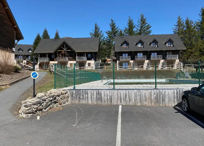 Duplex Spacieux Avec Balcon Aux Bois De La Reine - Fr-1-814-40 * Besse-et-Saint-Anastaise